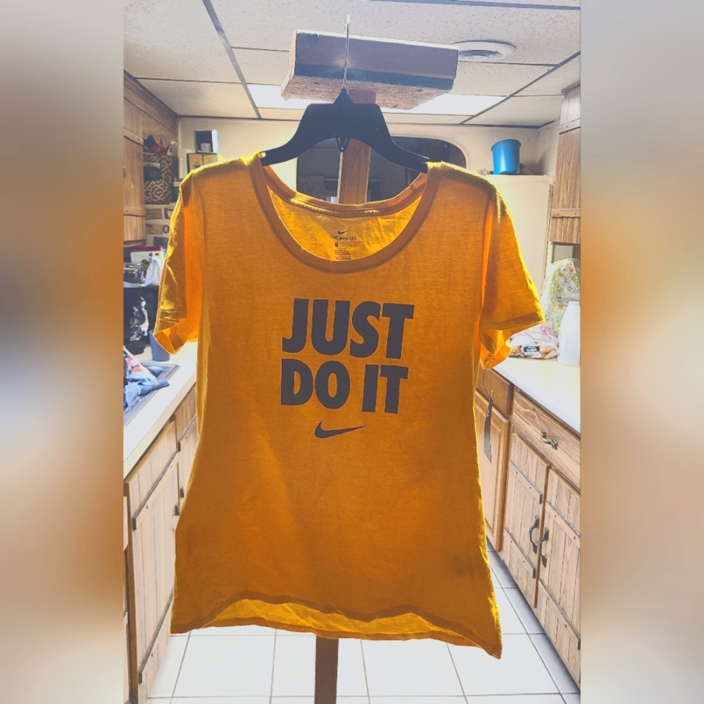 Nike Yellow 'Just Do It' T-Shirt 42-18
